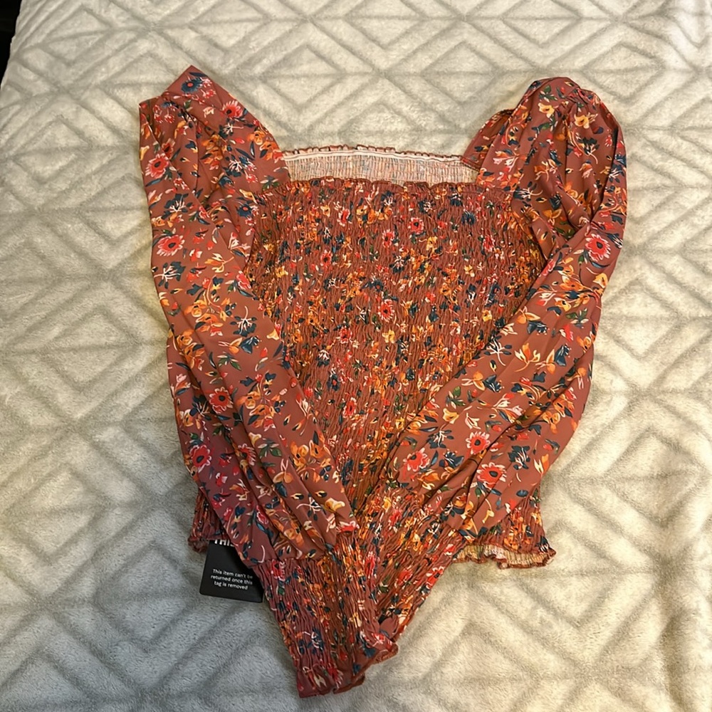 Long Sleeve Cropped Flower Top